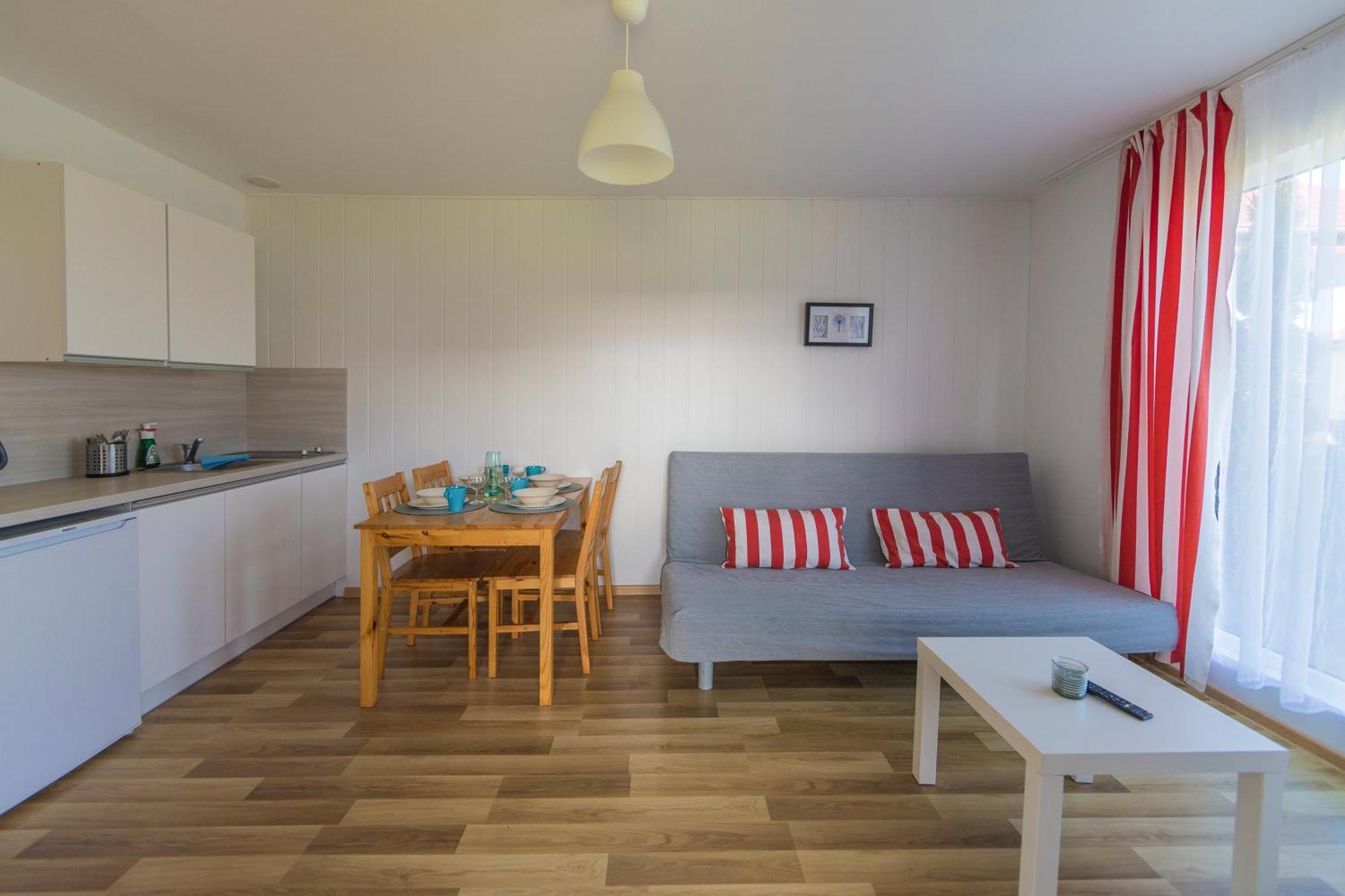 Bursztyn II Domki Apartamenty Pokoje W Sarbinowie Blisko Morza 萨比诺瓦 外观 照片