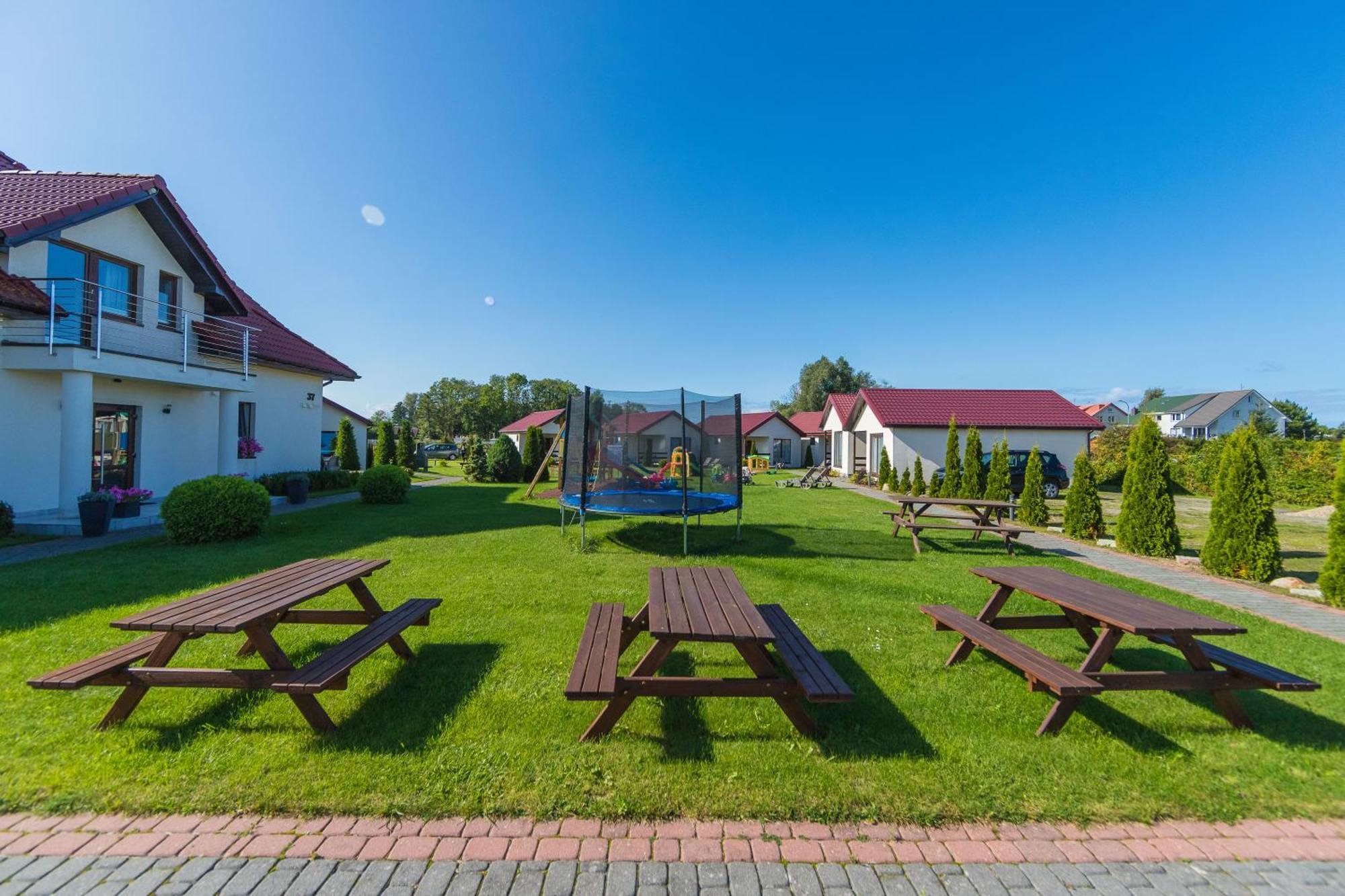 Bursztyn II Domki Apartamenty Pokoje W Sarbinowie Blisko Morza 萨比诺瓦 外观 照片